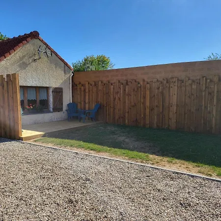 Dom wakacyjny Revedelac Meuble Confort Bremes